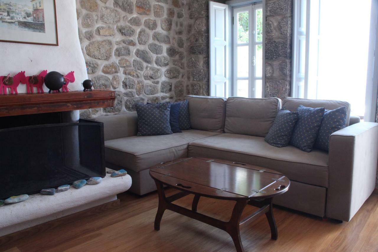 Villa Alkioni stone house Hydra  Esterno foto
